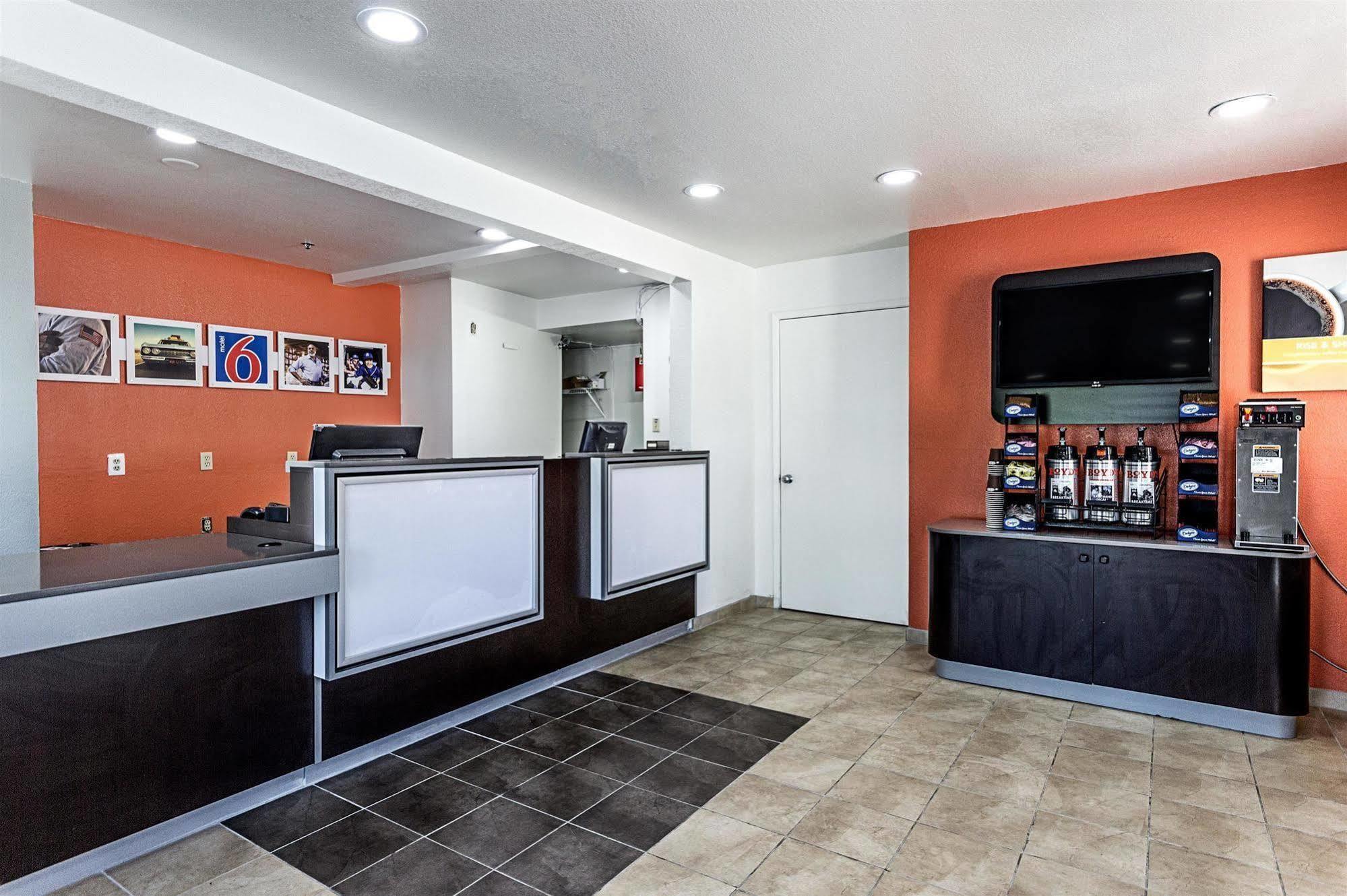 Motel 6-Fresno, Ca Eksteriør bilde