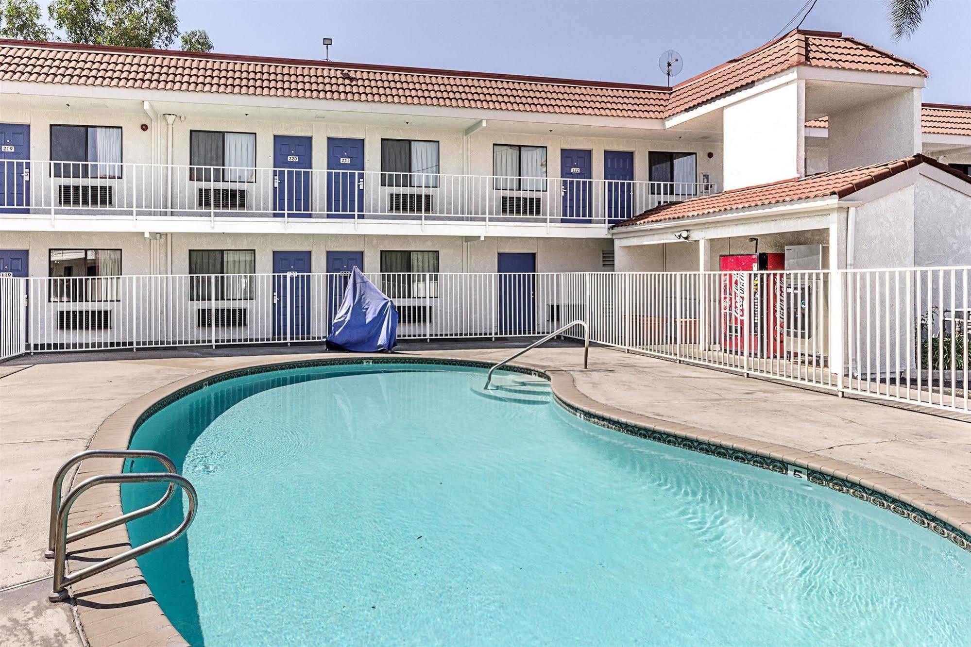Motel 6-Fresno, Ca Eksteriør bilde