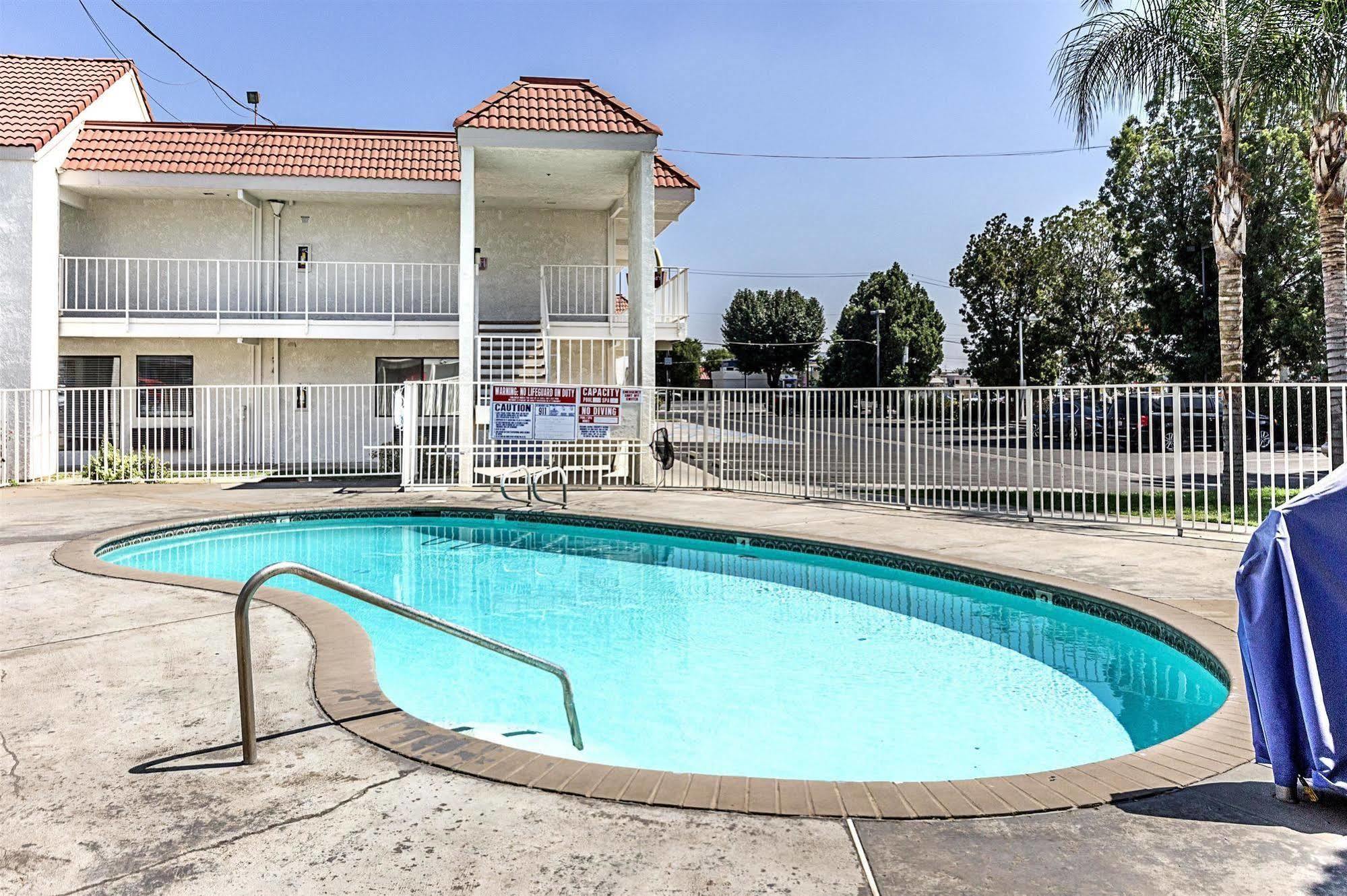 Motel 6-Fresno, Ca Eksteriør bilde
